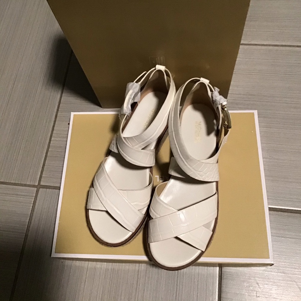 MK Darby Sandal Embossed Leather LT Cream 7m - Picture 3 of 4